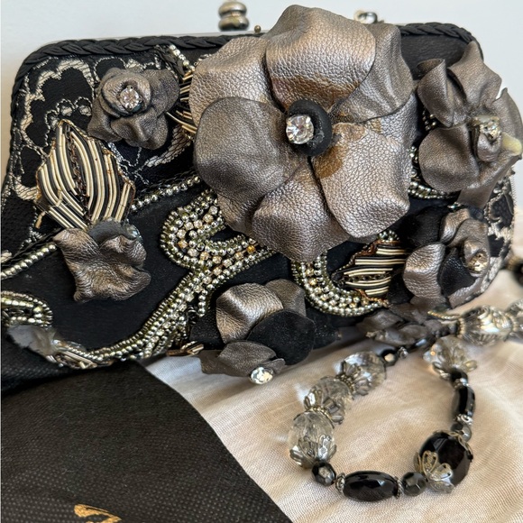 Mary Frances Black Silver Floral Clutch Pewter Rose 10-226 Rare Collectible - Picture 7 of 11